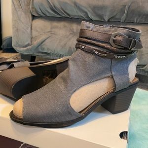 Women’s Sandals by So